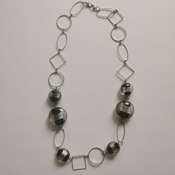 Chunky Black Silver Lucite Beads Necklace Ovals Circles Squares Links 24" Length - Picture 2 of 5